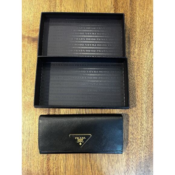 Prada Large Saffiano Leather Wallet 100% Authentic Black Gold Triangle Logo - Picture 15 of 15